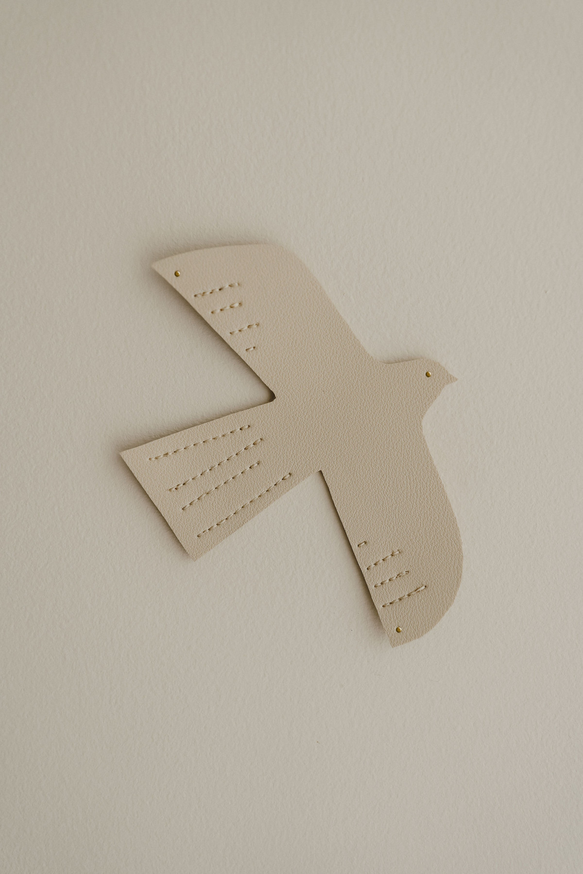 Oiseau en cuir - taille M - beige